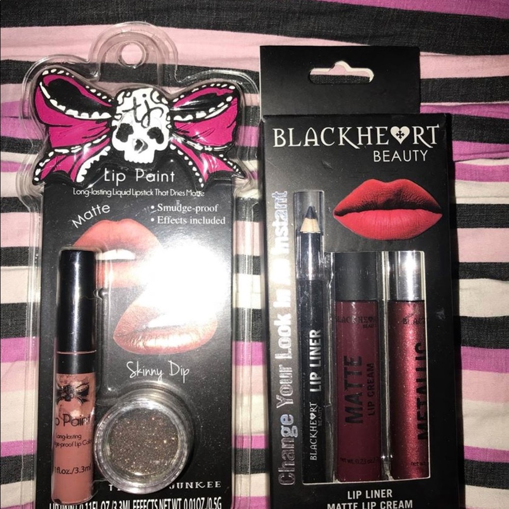 Lipstick/lip liner/lip gloss